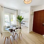 Calm Apartments Estepona Beach: Location, Beach & Old Town