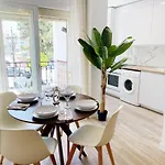 Calm Apartments Estepona Beach: Location, Beach & Old Town